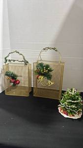 lot 1341 image: Christmas decor
