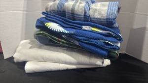 lot 1384 image: Throw and hospital type blankets