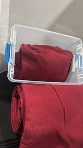 lot 1385 image: Queen size fleece sheet set
