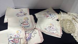 lot 1394 image: Lot of Hand-Embroidered Linens and doilies