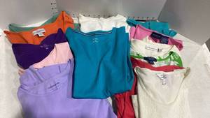 lot 1608 image: Ladies short sleeve tshirts and tops Petite Lg