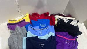 lot 1612 image: Ladies short sleeve tees Petite Lg and reg Lg