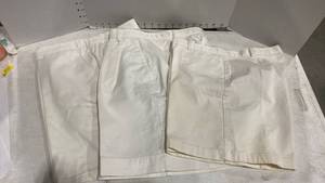 lot 1616 image: Ladies cotton shorts trouser style size 14 and 16