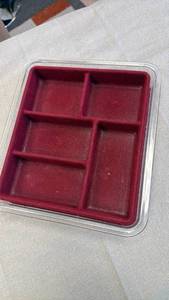 lot 1827 image: Jewelry organizer tray
