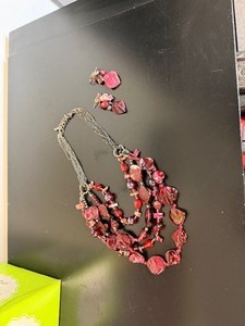 lot 1830 image: Jewelry