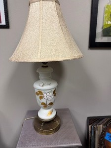 Vintage hand painted table lamp 32 in tall (needs rewired)