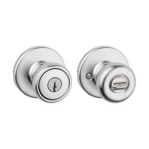 lot 61417 image: Kwikset Tylo Keyed Entry Door Knob in SC