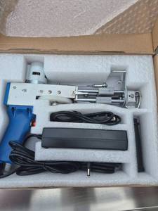 lot 111 image: Electric Tufting Gun Rug Tufting Machine with Power Adapter and Accessories