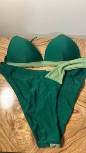 lot 8926 image: Two-Piece Bikini Set Dark Green Light Green-small