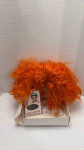 lot 10265 image: New Fashion Orange Curly Wig