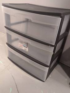 lot 1100 image: Sterilite 3 Drawer Storage Wide 15.25 x 21.625 x 25.5 inches