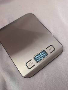 lot 1106 image: Etekcity Digital Kitchen Scale 5000g Max