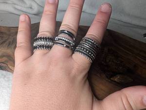 lot 1200 image: Rhinestone Studded Stretch Fashion Rings - 3 ct
