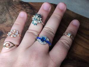 lot 1211 image: Lot of 5 Fashion Rings with Blue and Clear Stones