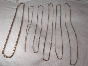 lot 1228 image: Lot of 6 Gold Tone Metal Chain Necklaces