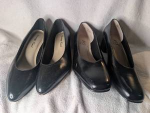 lot 1301 image: Lot of 2 Pairs Black Pointed Toe Slip-On Heels Size 8  8.5