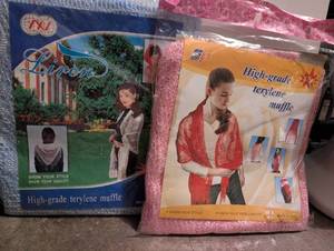 lot 1305 image: Linen High-grade Terylene Muffle Lot - 2 Packaged Shawls