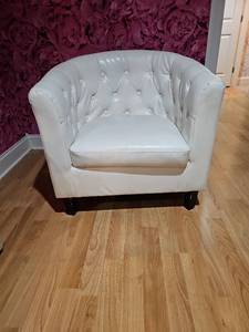 lot 48 image: White Tufted Club Chair  Faux Leather