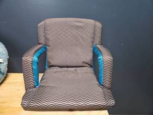 lot 3161 image: Stadium Chair- Portable- Back Pack Style- Wide Seat- Comfy Like New