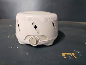 lot 3170 image: Yogasleep Dohm Uno UM1USCW White Noise- Sounds 