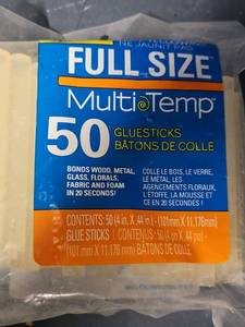 lot 3193 image: AdTech Crystal Clear Full Size Multi Temp Hot Glue Sticks pack of 50
