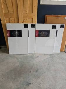 lot 3216 image: 24 x 36 Stretched Canvas Lot of 4