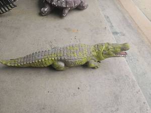 lot 3222 image: 26 Concrete Garden Alligator