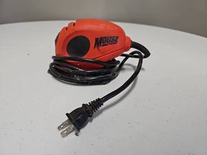 lot 10101 image: Black & Decker MS500 Mouse SanderPolisher