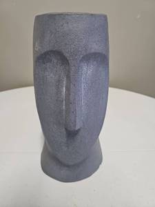 lot 10107 image: Abstract Face Head Sculpture Vase 14