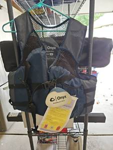 lot 10139 image: Onyx Mesh Classic Sport Life Jacket Navy 2XL NWT