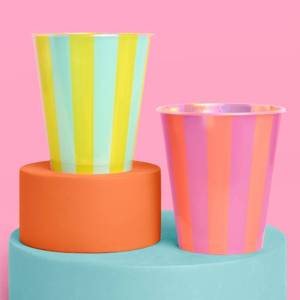 lot 2148 image: xo, Fetti 16pc Pink  Green Pool Party Plastic Cups 12oz  Summer Decor