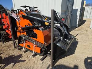 lot 7104 image: Skid Steer Loader  CK36C