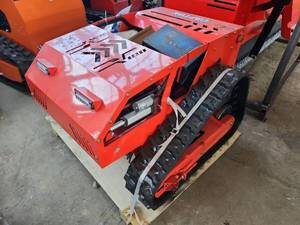 lot 7120 image: CAPTOK CK800 Remote Control Lawn Mower