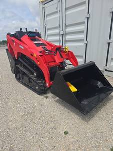 lot 7128 image: Captok Skid Steer Loader  CK-V1000&nbsp