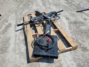 lot 7056 image: Captok Forklift Tire Lifter  CK-FTL75