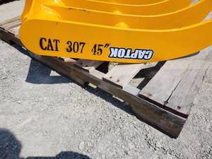 lot 7083 image: Captok 45 Cat 307 Dense-Teeth Rake
