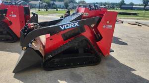 lot 1587 image: Vorx Skid Steer Loader  NL750 not equipped with auxiliary hydraulic controls