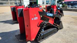 lot 1589 image: Vorx Skid Steer Loader  NL750  not equipped with auxiliary hydraulic controls.