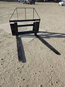 lot 15017 image: AGT Pallet Fork Frame with 48 Forks for Skid Steer 4000 lbs  SA