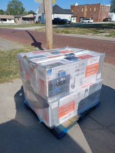 lot 39414 image: Pallet of Miscellaneous Trinity Items