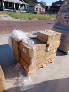 lot 39419 image: Pallet of Miscellaneous Trinity Items