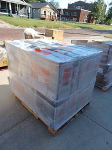 lot 39420 image: Pallet Of Miscellaneous Trinity Items