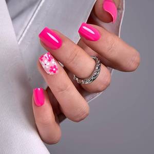 lot 3880 image: CurvLife Medium Square Floral Press On Nails, Pink White, Soft Gel