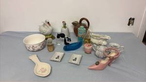 lot 314 image: Variety of Knick knacks
