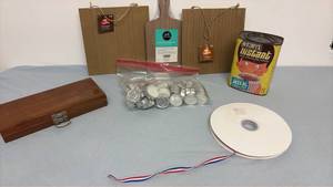 lot 343 image: Craft wall plaques, new ribbon, wood box, tea lights, old Hersheys tin