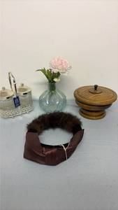 lot 354 image: Jelly set, old hat, vase and wood bowl with lid