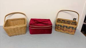 lot 355 image: 2 baskets and red makeup holder