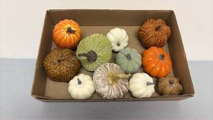 lot 357 image: Mini pumpkins