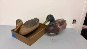 lot 365 image: Duck decoys