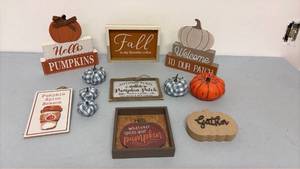 lot 366 image: Halloween lot